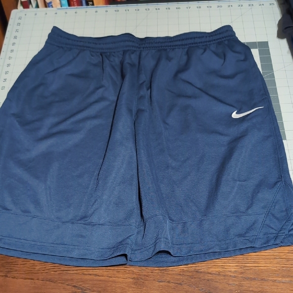 Nike Men's Navy Athletic Shorts - Picture 1 of 8